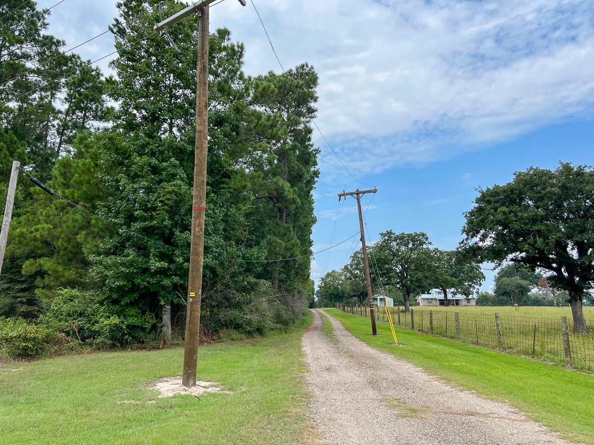 30 Meshell Road Trinity, TX 75862 - Photo 2 of 8 a view of a basketball court