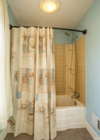 $189,900 | 1525 Ozark Street, Pleasant Lake, IN 46779