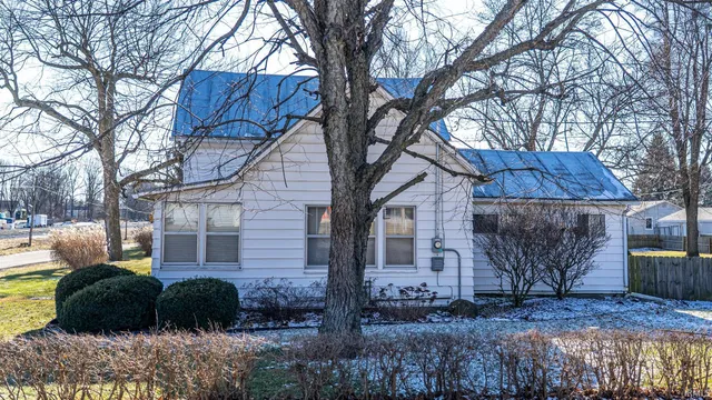 $189,900 | 1525 Ozark Street, Pleasant Lake, IN 46779