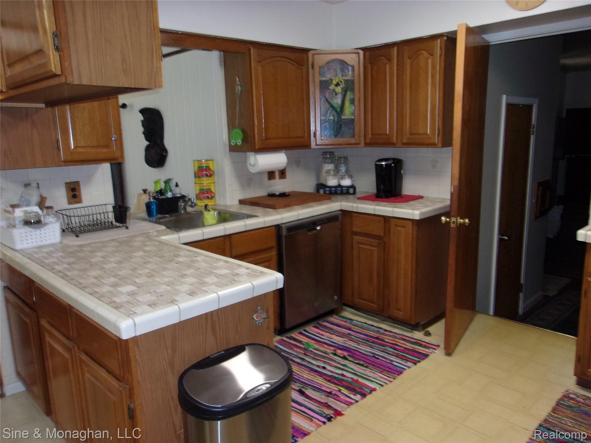 9324 Field Road Algonac, MI 48001 - Photo 18 of 40 100_1166.JPG