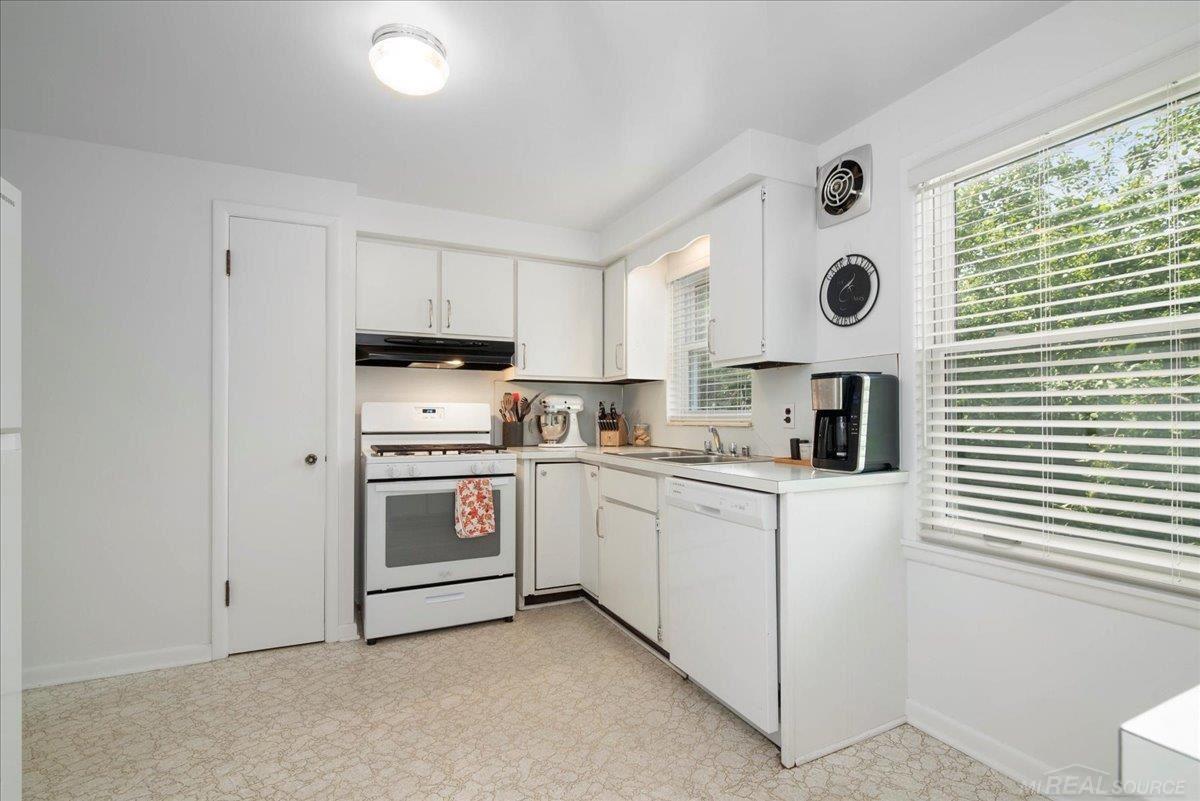 735 Harcourt Road, Unit 737 HARCOURT ROAD Grosse Pointe Park, MI 48230 - Photo 8 of 35