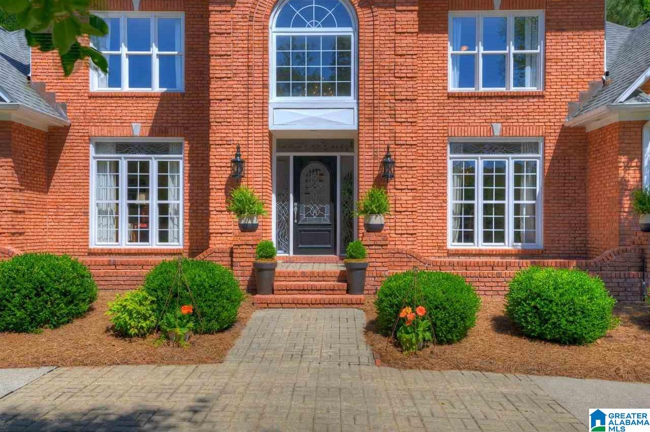 368 Turnberry Road Birmingham, AL 35244 - Photo 2 of 43
