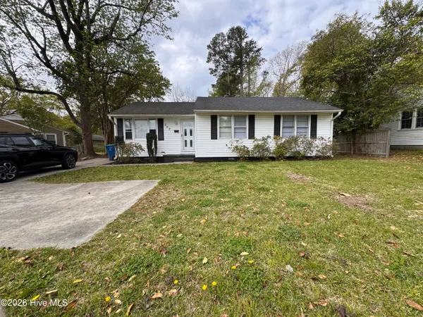 $1,200 | 503 Henderson Drive, Jacksonville, NC 28540
