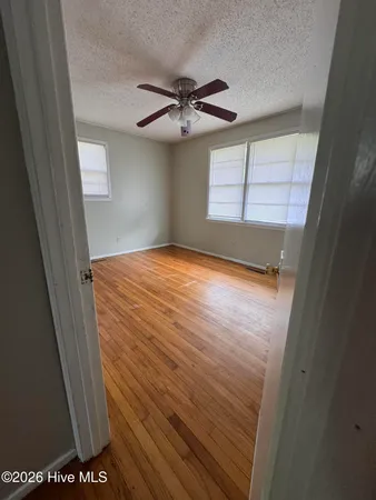 $1,200 | 503 Henderson Drive, Jacksonville, NC 28540