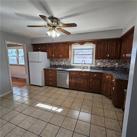 $269,900 | 803 Spruce Street, Frontenac, KS 66763