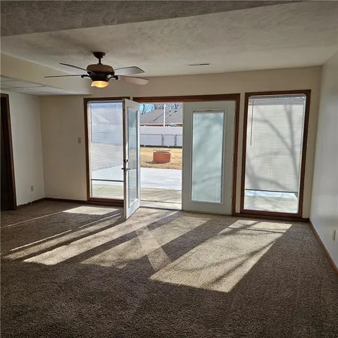 $269,900 | 803 Spruce Street, Frontenac, KS 66763