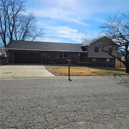 $264,900 | 803 Spruce Street, Frontenac, KS 66763