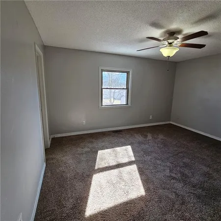 $264,900 | 803 Spruce Street, Frontenac, KS 66763