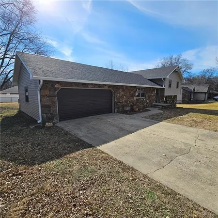 $264,900 | 803 Spruce Street, Frontenac, KS 66763