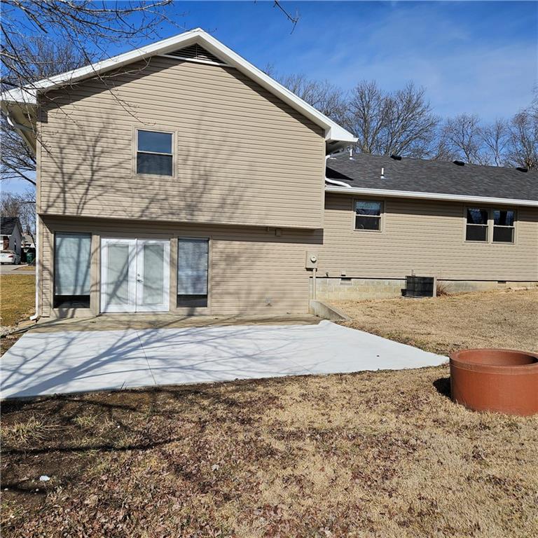 803 Spruce Street Frontenac, KS 66763 - Photo 54 of 62