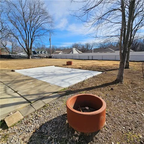 $269,900 | 803 Spruce Street, Frontenac, KS 66763