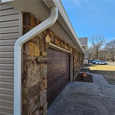 $269,900 | 803 Spruce Street, Frontenac, KS 66763