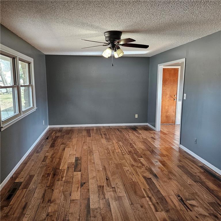 803 Spruce Street Frontenac, KS 66763 - Photo 7 of 62