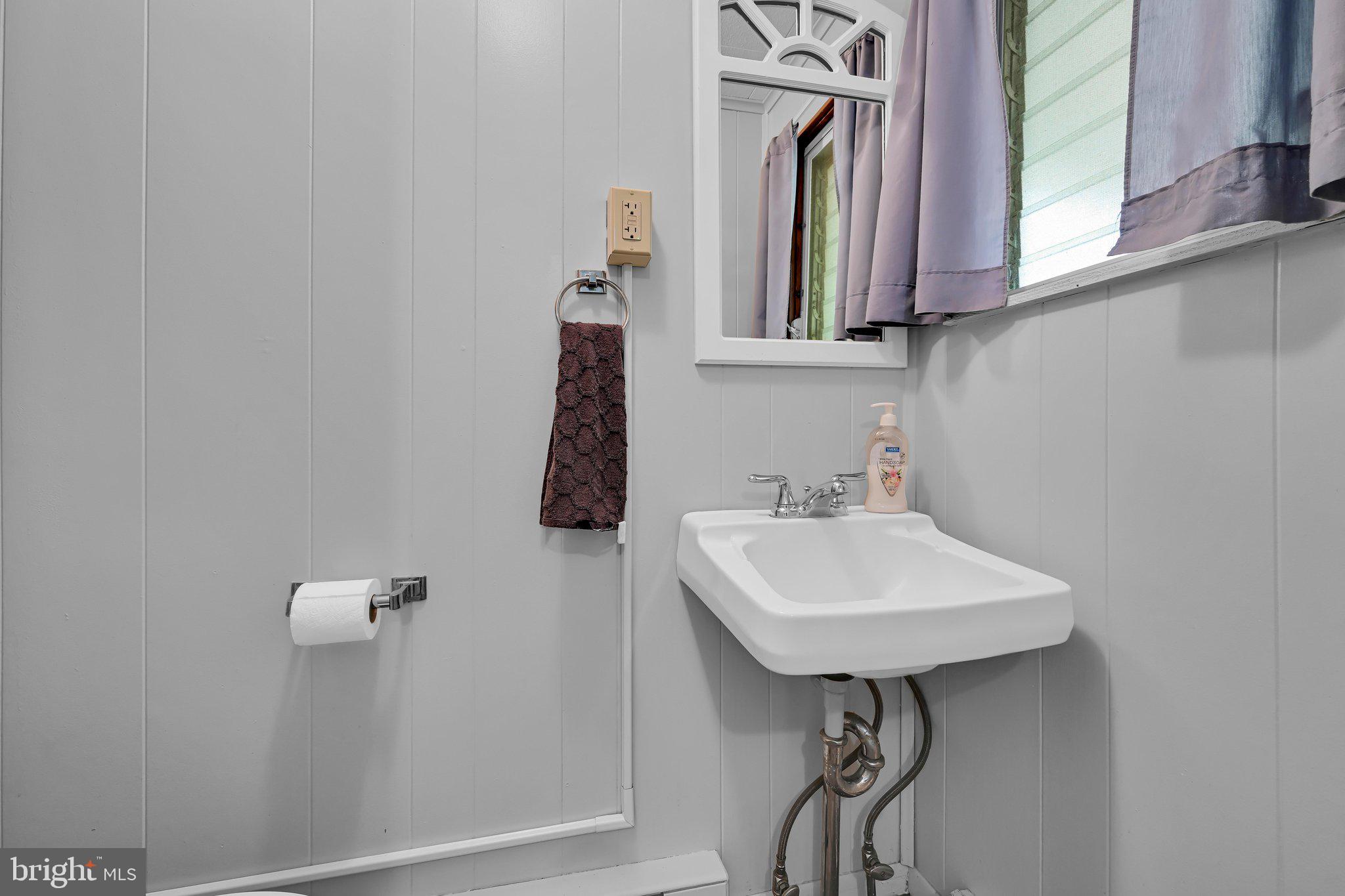 116 Park Road Reading, PA 19610 - Photo 20 of 43 Bathroom