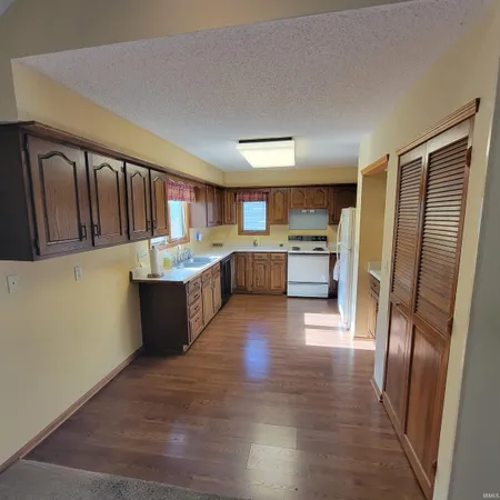 $180,000 | 5109 Woodmark Court, Fort Wayne, IN 46815