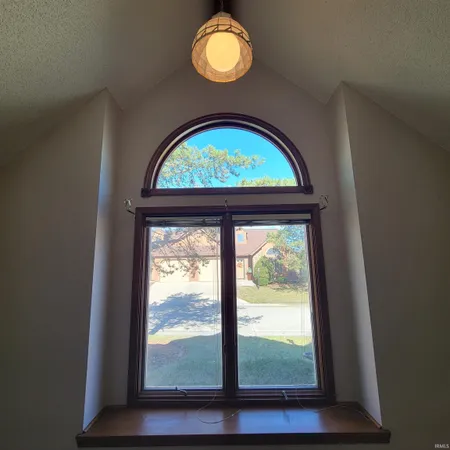 $180,000 | 5109 Woodmark Court, Fort Wayne, IN 46815