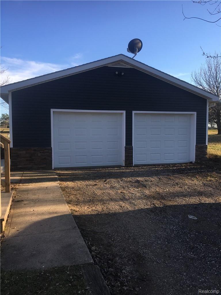 8144 Lansing Road Durand, MI 48429 - Photo 4 of 27 garage.jpg