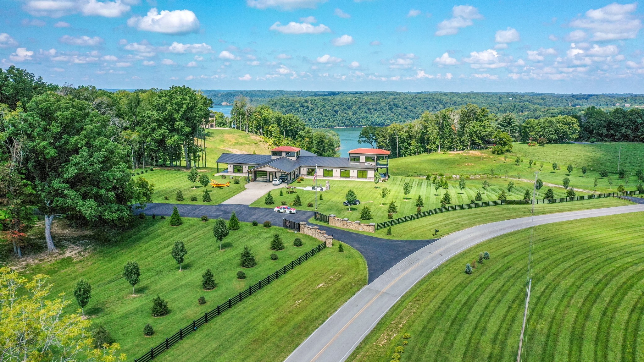 5156 Turney Groce Road Byrdstown, TN 38549 - Photo 8 of 68 a view of a golf club with a backyard