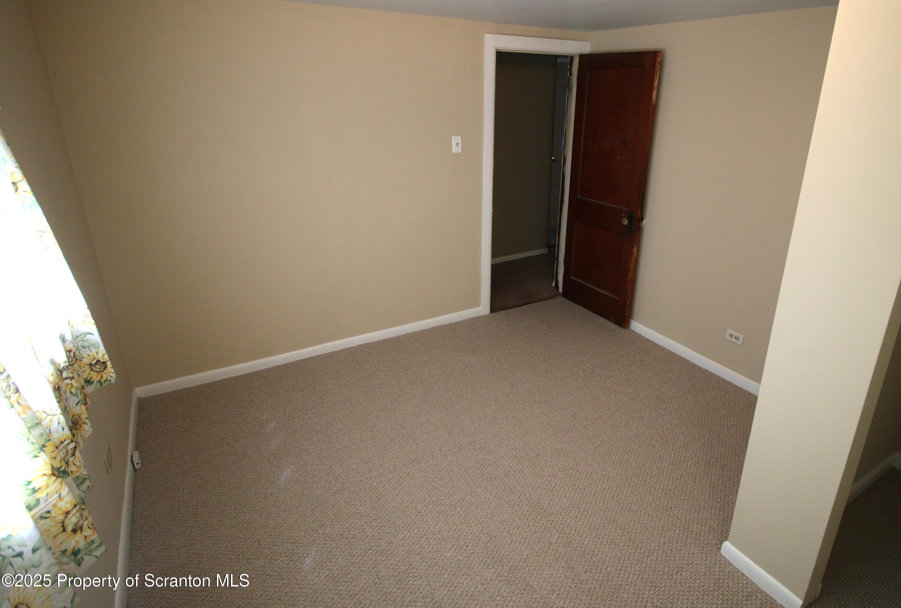 352 North Fillmore Avenue Scranton, PA 18504 - Photo 13 of 16 an empty room with an entryway