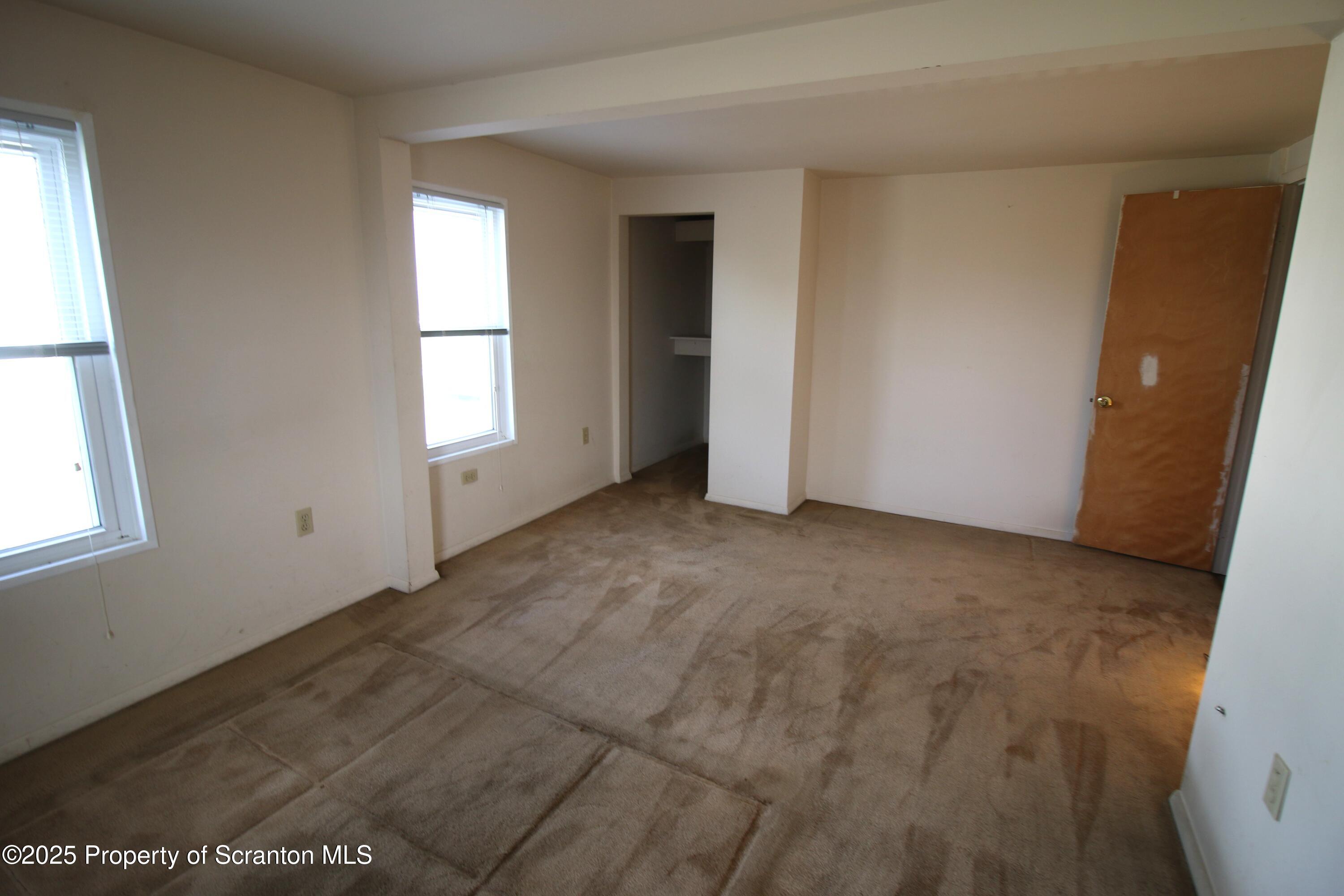 352 North Fillmore Avenue Scranton, PA 18504 - Photo 15 of 16 an empty room with windows