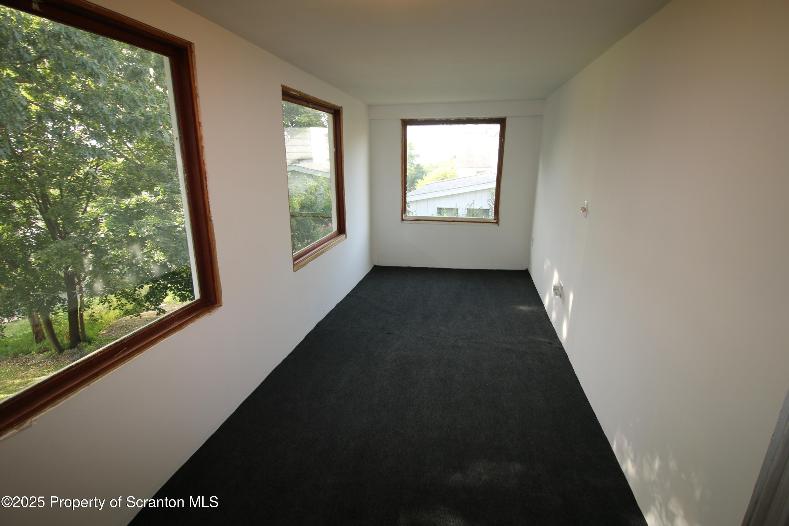 352 North Fillmore Avenue Scranton, PA 18504 - Photo 10 of 16