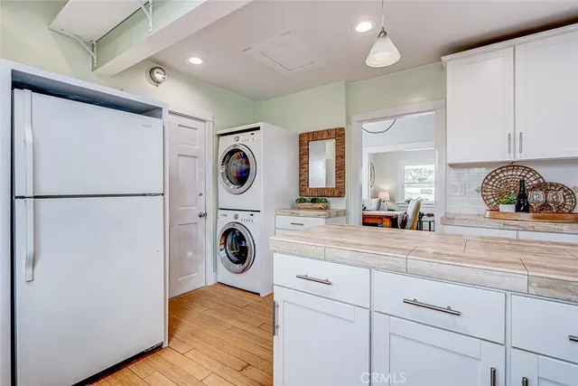 $1,325,000 | 221 South Guadalupe Avenue, Redondo Beach, CA 90277