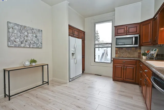 $1,098,000 | 1613 Union Street, Alameda, CA 94501