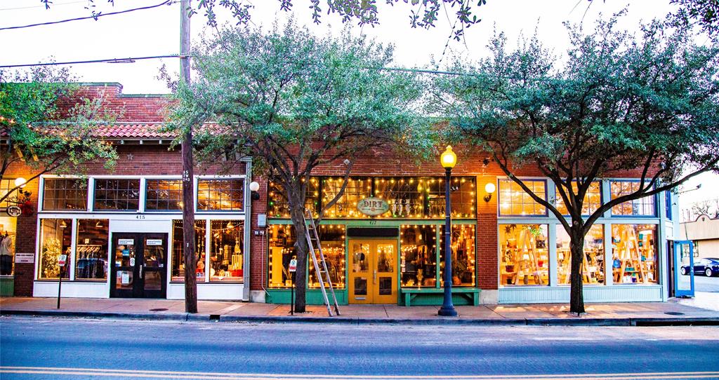 644 North Tyler Street Dallas, TX 75208 - Photo 31 of 33 a view of a brick building next to a road