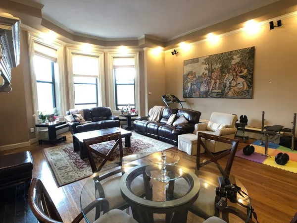 $6,750 | 186 Beacon Street, Unit 3, Boston, MA 02116