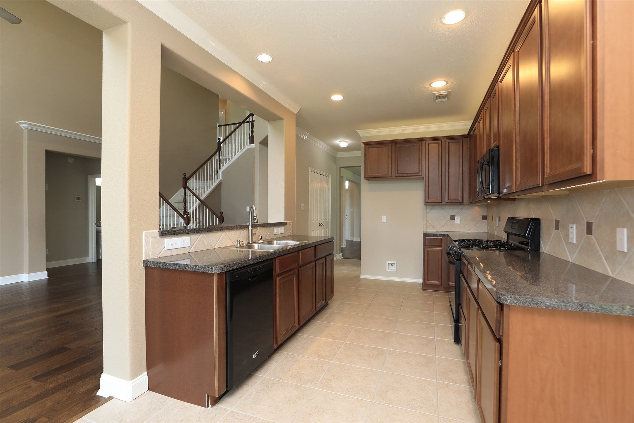 9603 Red Rugosa Drive Houston, TX 77095 - Photo 9 of 43 Kitchen