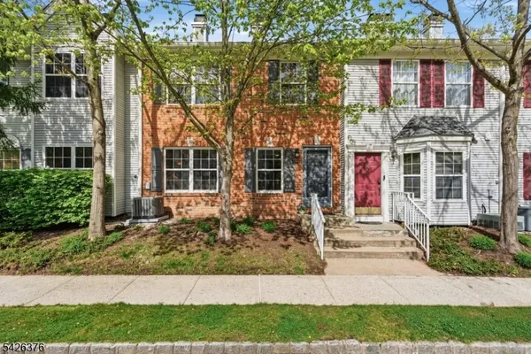 $569,000 | 2063 Drake Court, Mahwah, NJ 07430