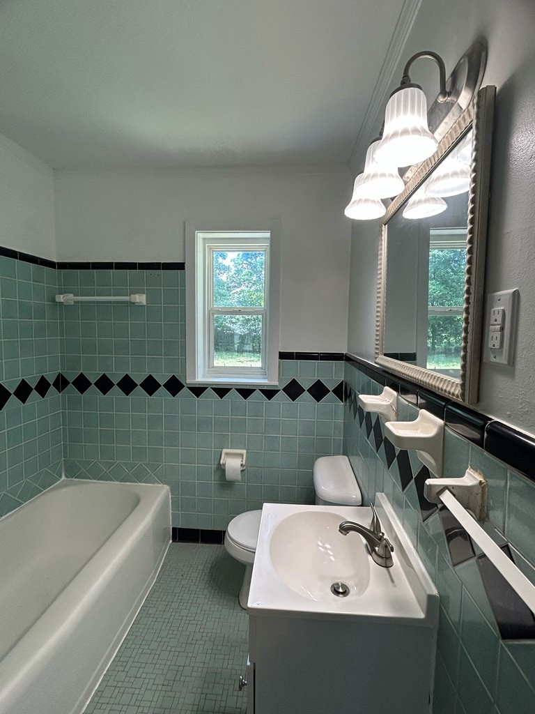 106 Tv Road Dothan, AL 36301 - Photo 20 of 35 Bathroom