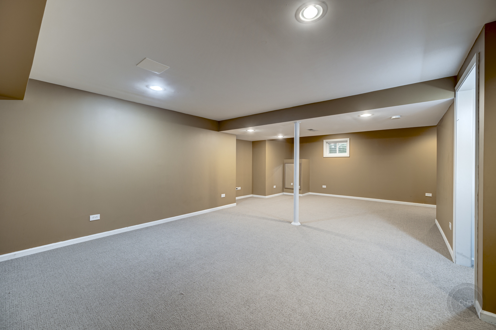 2135 Skylane Drive Naperville, IL 60564 - Photo 37 of 44 a view of an empty room