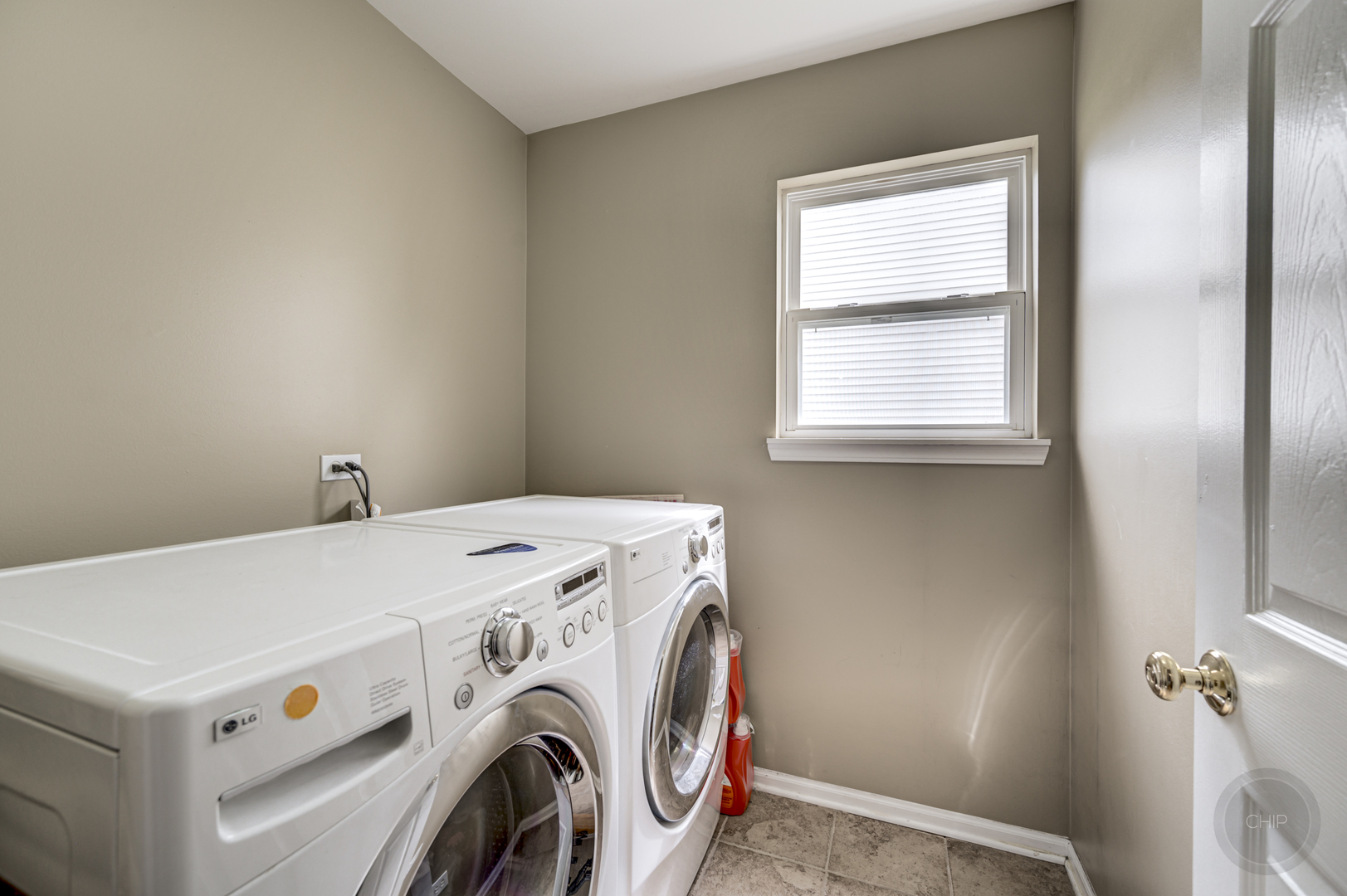 2135 Skylane Drive Naperville, IL 60564 - Photo 39 of 44 a utility room with dryer and washer