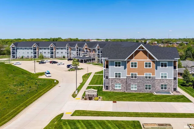 $179,000 | 2592 Middle Road, Unit 103, Bettendorf, IA 52722