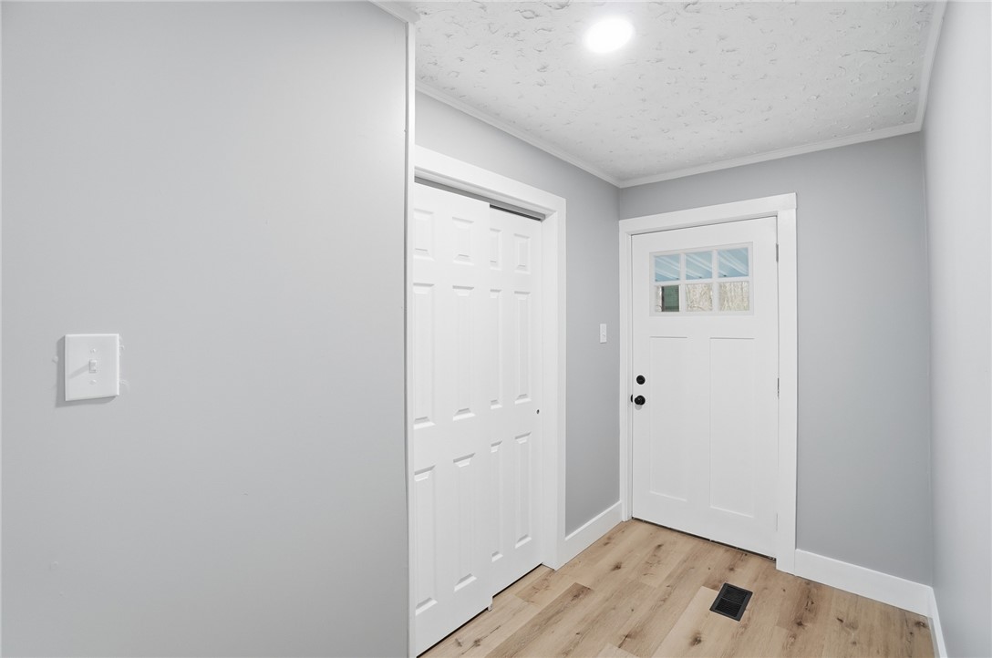 5638 Kitridge Road Dayton, OH 45424 - Photo 4 of 33