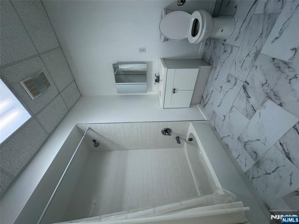 61 Kansas Street, Unit 2D Hackensack, NJ 07601 - Photo 7 of 8