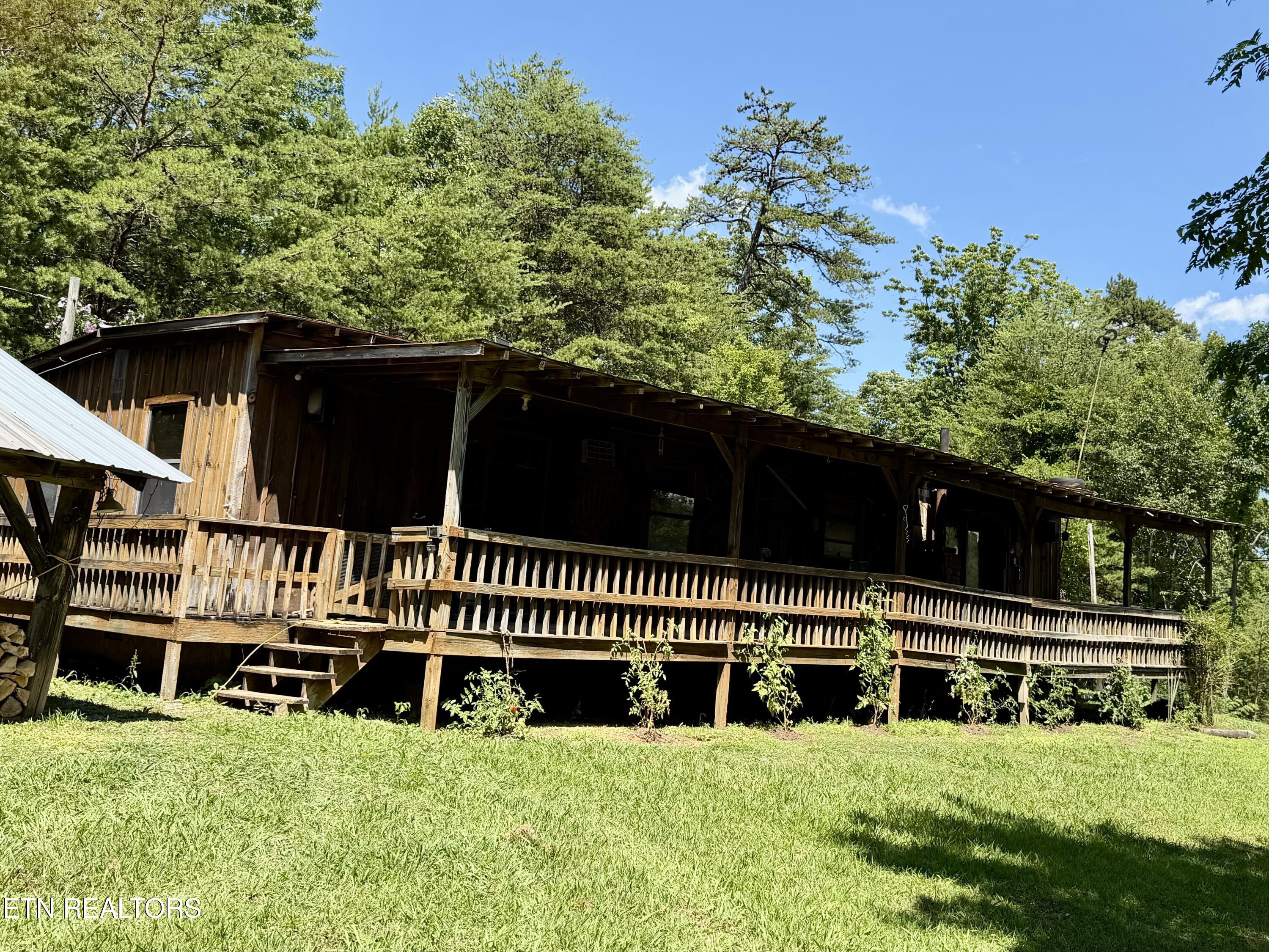 1798 Seagle Hollow Road Sevierville, TN 37876 - Photo 3 of 25 1-3