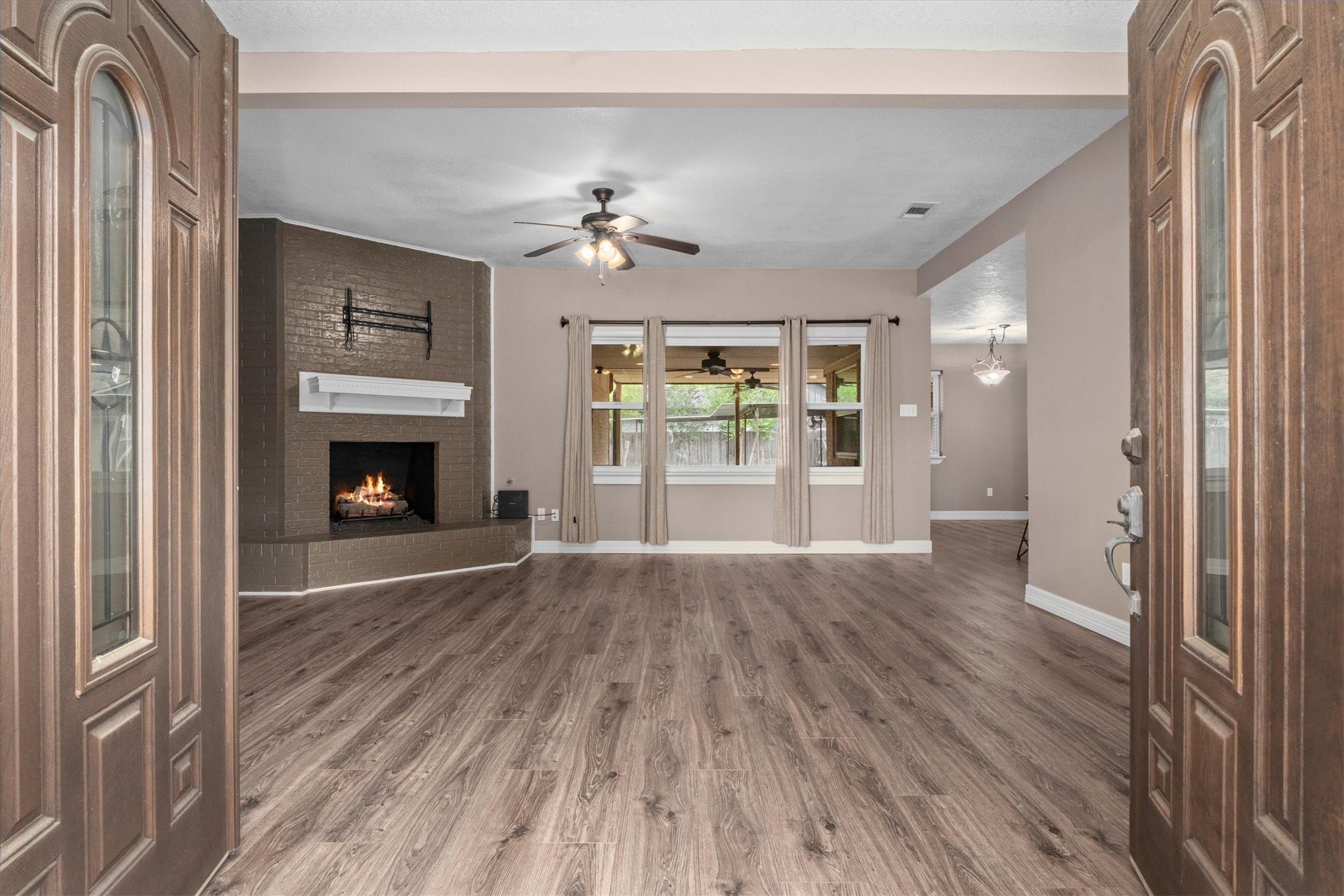 635 Ringwood Street Spring, TX 77373 - Photo 4 of 32