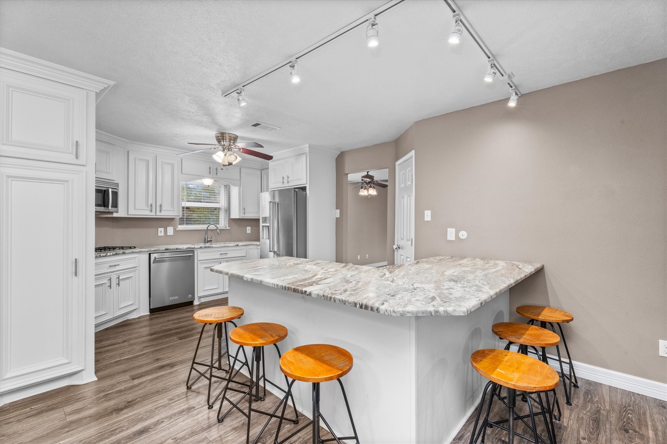 635 Ringwood Street Spring, TX 77373 - Photo 5 of 32