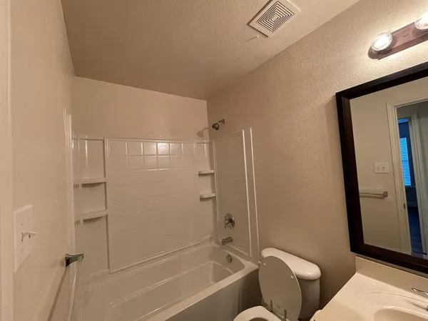 $2,300 | 804 White Fields Way, Arlington, TX 76002
