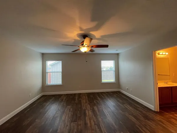 $2,300 | 804 White Fields Way, Arlington, TX 76002
