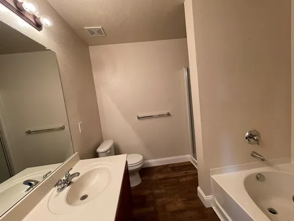 $2,300 | 804 White Fields Way, Arlington, TX 76002