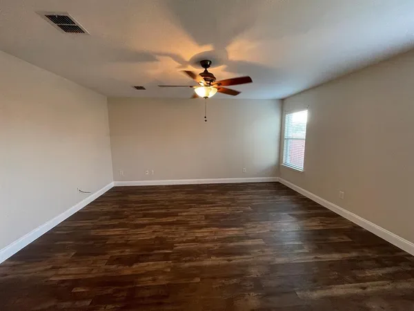 $2,300 | 804 White Fields Way, Arlington, TX 76002