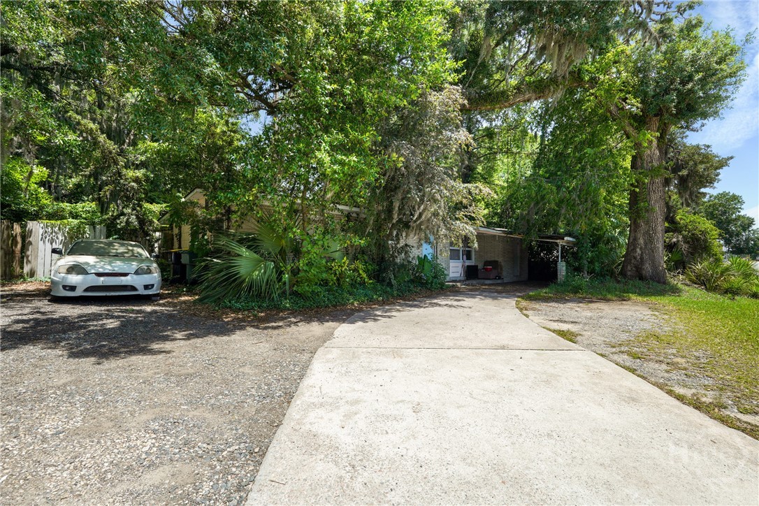 410 East Montgomery Cross Road Savannah, GA 31406 - Photo 5 of 31