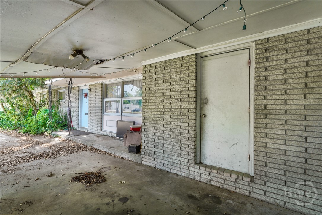 410 East Montgomery Cross Road Savannah, GA 31406 - Photo 6 of 31