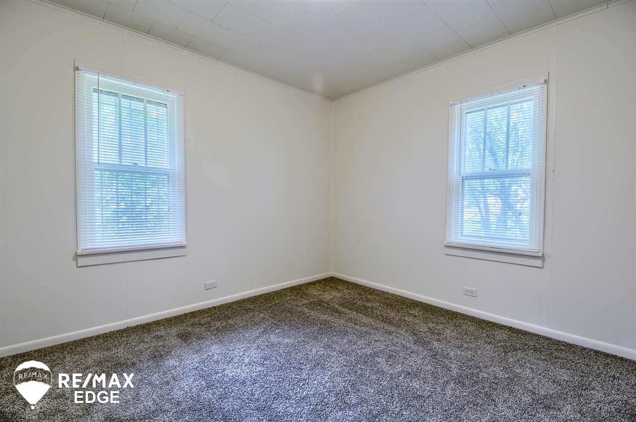6037 North Irish Road Davison, MI 48423 - Photo 13 of 32 31391485-12.JPG