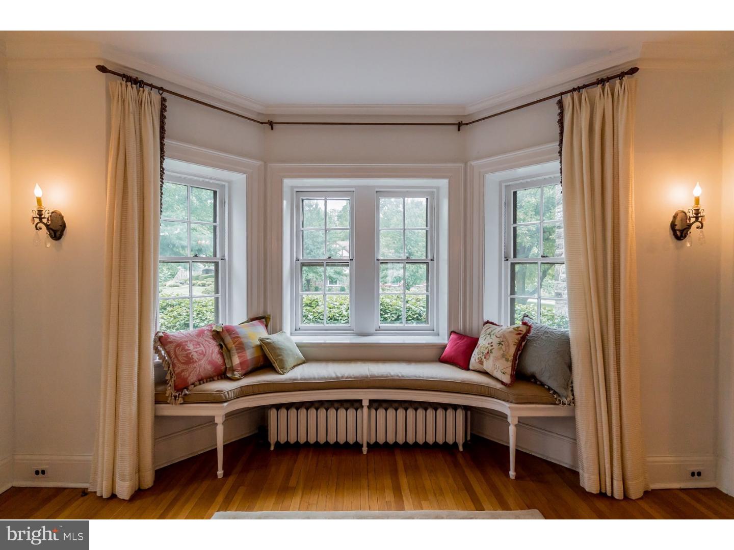 418 Vernon Road Jenkintown, PA 19046 - Photo 6 of 84 Living Room