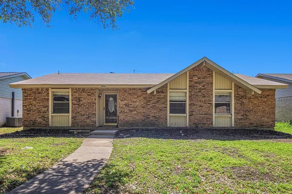 $2,390 | 1814 Addington Drive, Carrollton, TX 75007