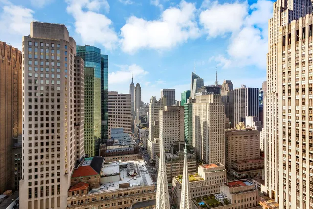 $3,200,000 | 641 5th Avenue, Unit 30F | Midtown East